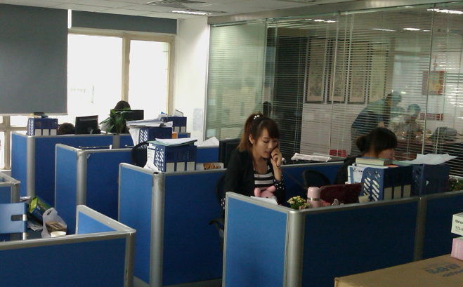 费罗莎美妆研发中心：护肤品配方技术从实验室到量产的全流程解析